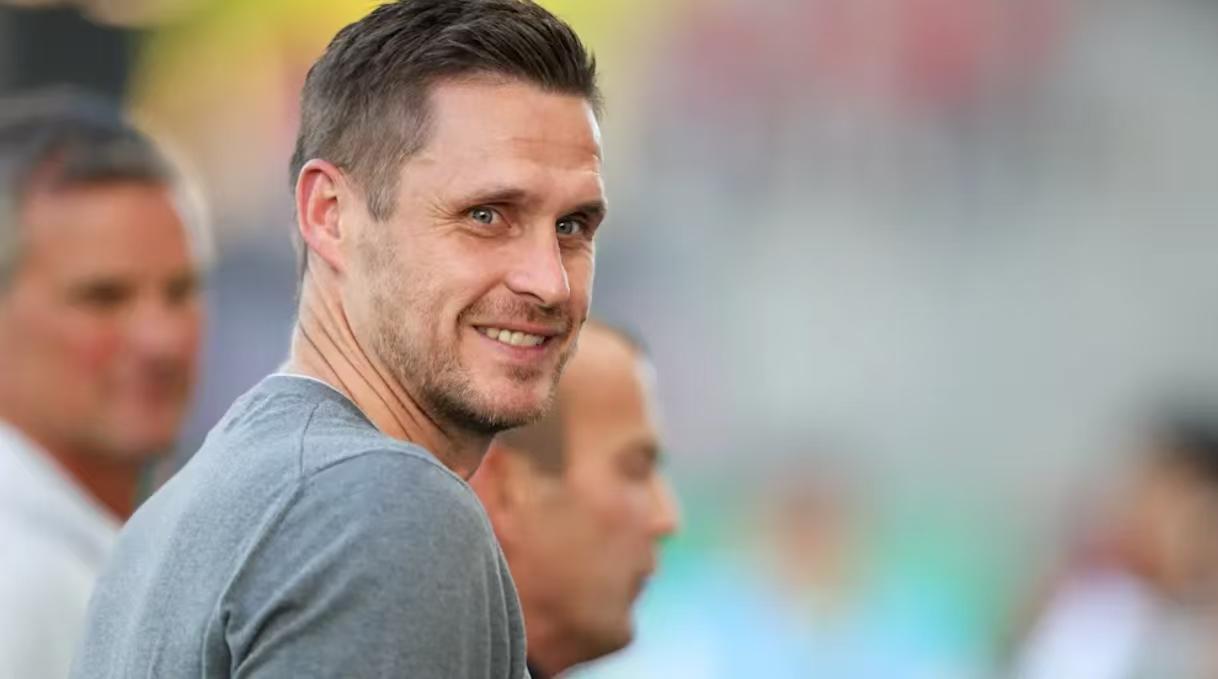 多特高层：俱乐部讨论过签下桑乔，但本转会期内的经济已用尽